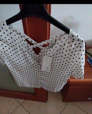 Camicetta Stradivarius Pois Bianca e Nera