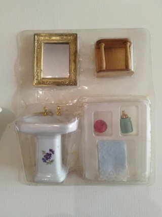 Bagno in miniatura per case delle bambole