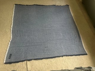 Manta Lacoste Azul Marino y Blanco
