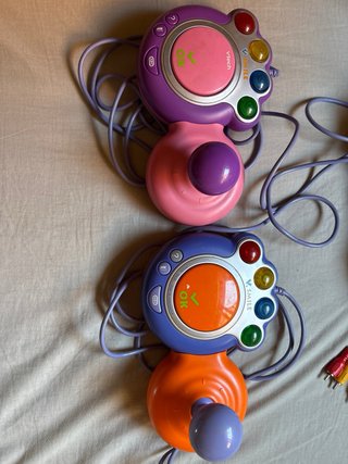 consola para niños con dos juegos educativos