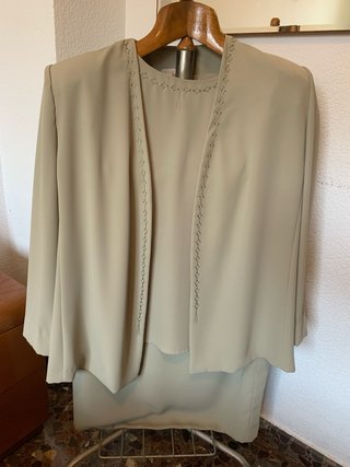 Conjunto Chaqueta, Falda y Blusa verde agrisado