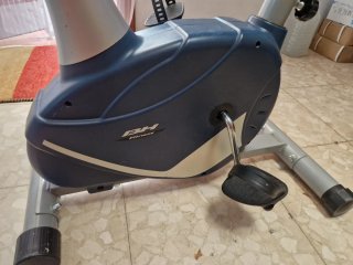 Bicicleta estática BH Fitness