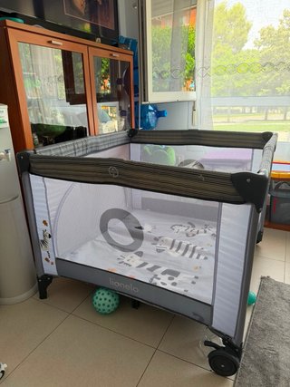 Parque infantil plegable con laterales de malla