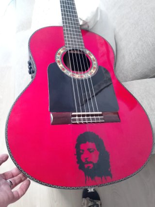 Guitarra Flamenca Autoamplificada Roja