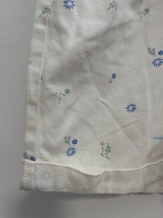 Pantalón corto blanco estampado floral