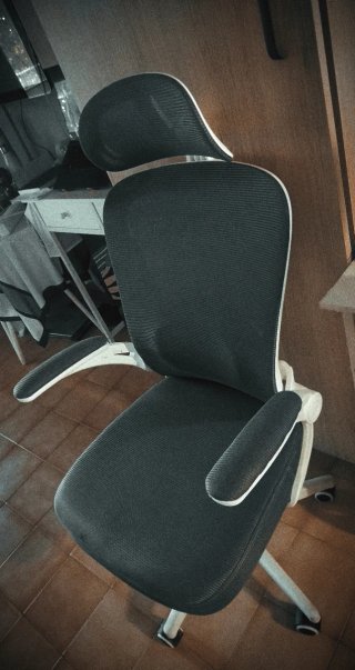 Silla de Oficina Ergonómica Gris y Blanca Mesh