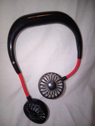 Ventilatore da collo portatile e ricaricabile