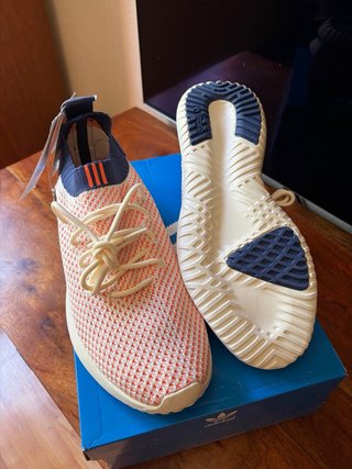 (ESTRENAR) Adidas Tubular Shadow PK (Talla 41 1/3)