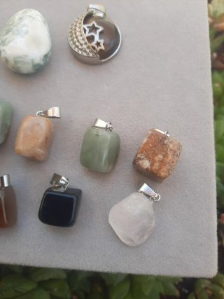 Colgante 5€ piedras naturales varios