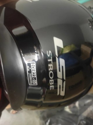 Casco de moto LS2 negro