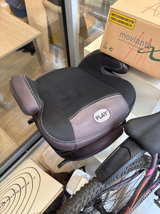 Alzador coche Isofix PLAY