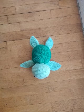 Muñeco de tortuga mediano a crochet