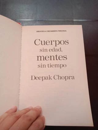 Libro"Cuerpos sin edad, mentes sin tiempo"Deepak C