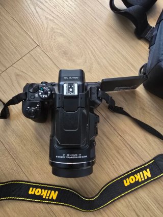 Camara nikon coolpix P950 + maletin transporte
