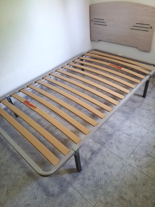 Somier a doghe con piedi in perfetto stato