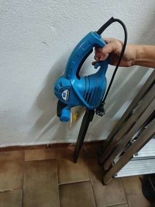 Cortasetos eléctrico