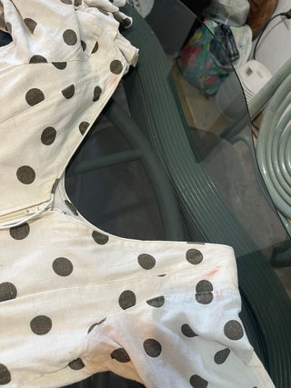 Traje de flamenca, blanco y verde oliva oscuro