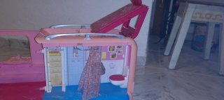 Autocaravana Barbie con Piscina y Tobogán