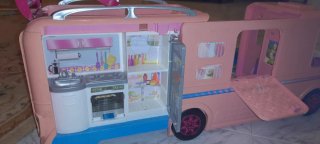 Autocaravana Barbie con Piscina y Tobogán
