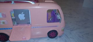 Autocaravana Barbie con Piscina y Tobogán