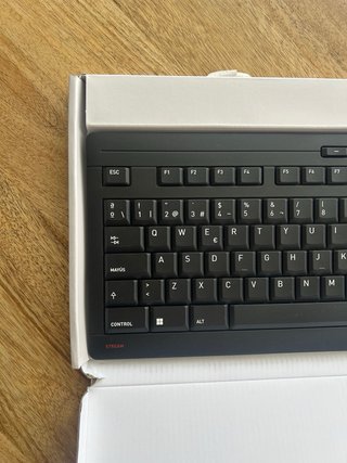 Teclado NUEVO Cherry Stream Español - sin usar