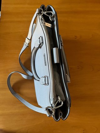 Bolso Michael Kors original color gris piedra.