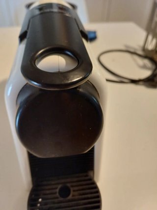 Cafetera DeLonghi Nespresso Blanca