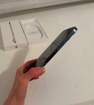 iPhone 12 Pro Max en perfecto funcionamiento.