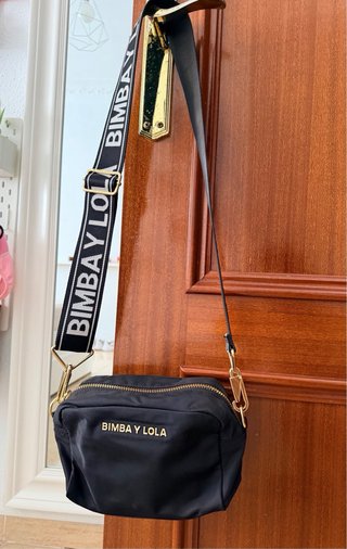 Bolso bandolera pequeño nylon negro BIMBA Y LOLA