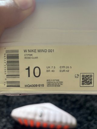 Nike Mind 001
