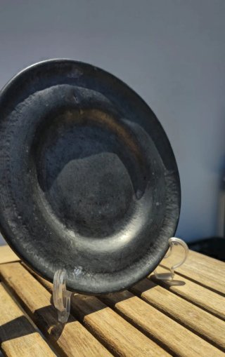 Antiguo plato de peltre