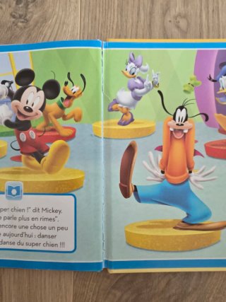 Libro "Une folle journee!" Disney