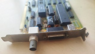 Una tarjeta de red ISA 16 bits RJ45/Coaxial/UIC