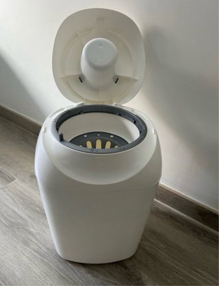 Papelera pañales Tommee Tippee Sangenic y recambio