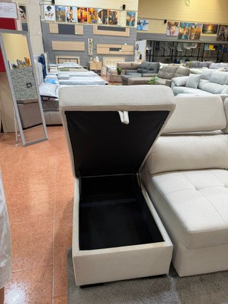 Sofa cama con arcon Y 2 PUFF