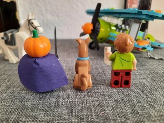Lego Scooby-Doo 75901 Mystery Plane Adventures.