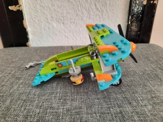 Lego Scooby-Doo 75901 Mystery Plane Adventures.