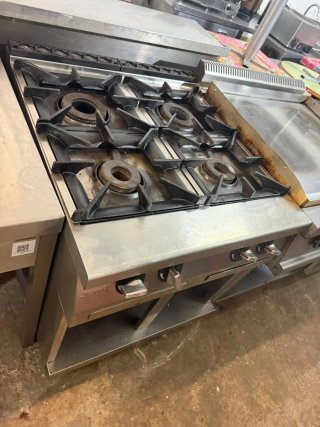 Cocina industrial 4 fuegos + plancha