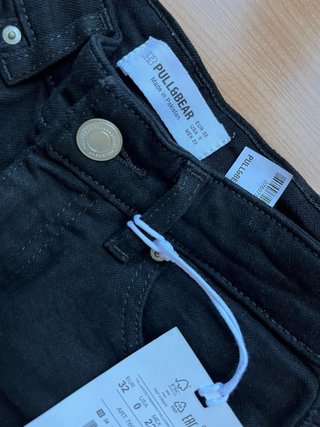 Pantalón corto vaquero negro Pull and Bear