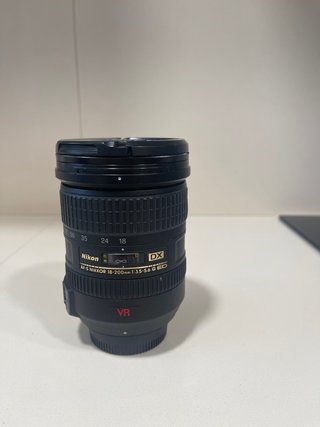 Nikon 18-200mm VR DX + funda original