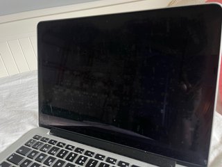 MacBook Pro Retina 13” (2015) i5 · 8 GB RAM