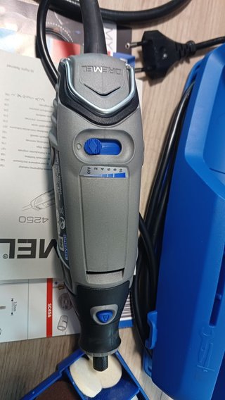 Dremel 3000 Multherramienta 130W + Accesorios