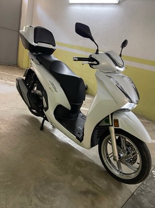Honda SH350 ABS/ESP AÑO 2022 - 15.000 km 1 dueño