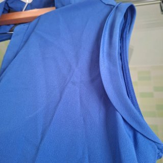 Blusa azul electrico