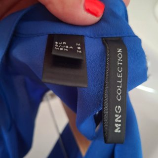 Blusa azul electrico