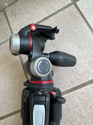 Treppiede Manfrotto 190 con testa MHXPRO-3W