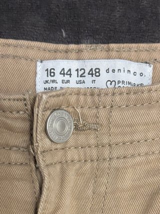 Pantalón cargo beige