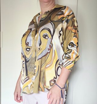 Camisa ligera con estampado artístico holgada40/46