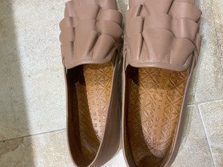 Sneakers de piel color nude. Talla 38. Chie Mihara
