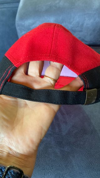 Gorra Ferrari 2005 58 cm roja y negra